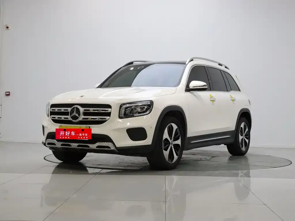 Mercedes-Benz GLB — фото 1