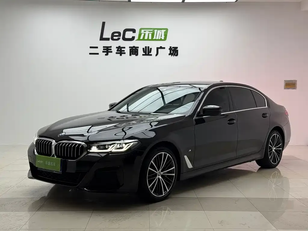BMW 5 Series — фото 1
