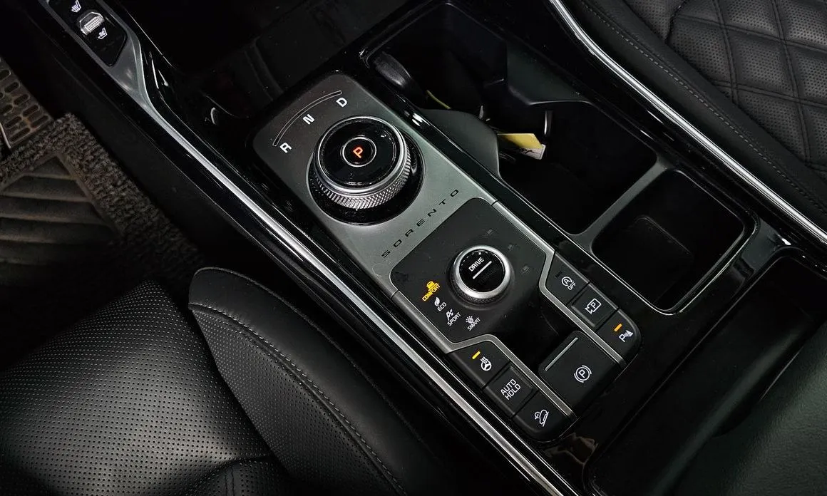 Kia Sorento — фото 10