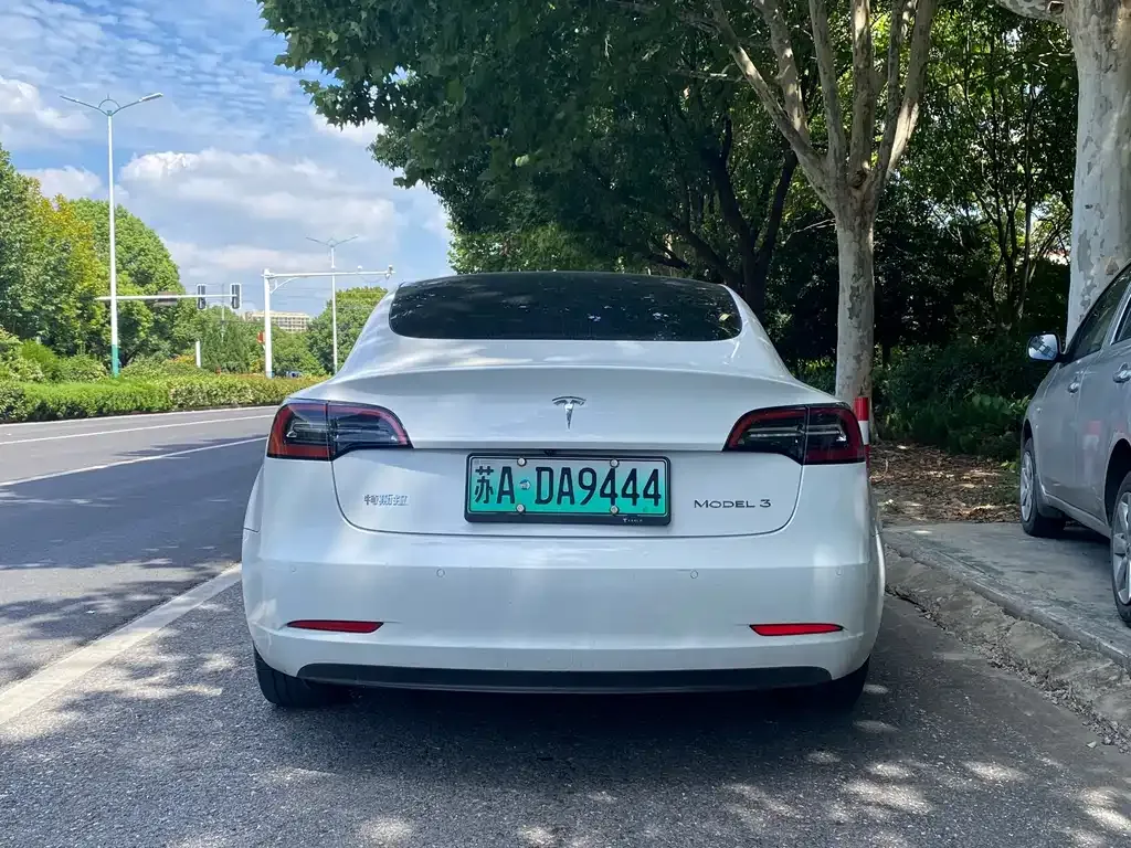 Tesla Model 3 — фото 6