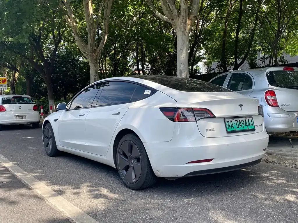 Tesla Model 3 — фото 7