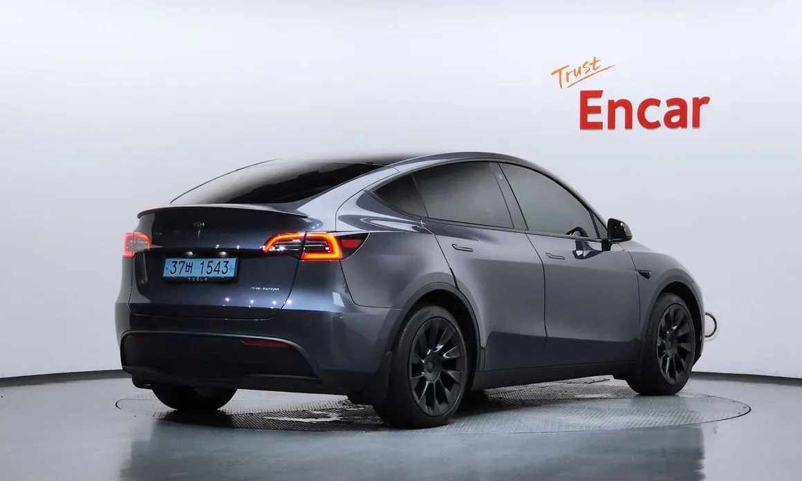 Tesla Model Y — фото 2
