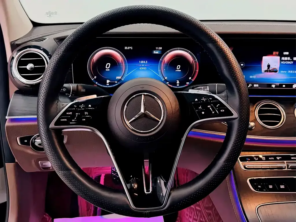 Mercedes-Benz E-Class — фото 10