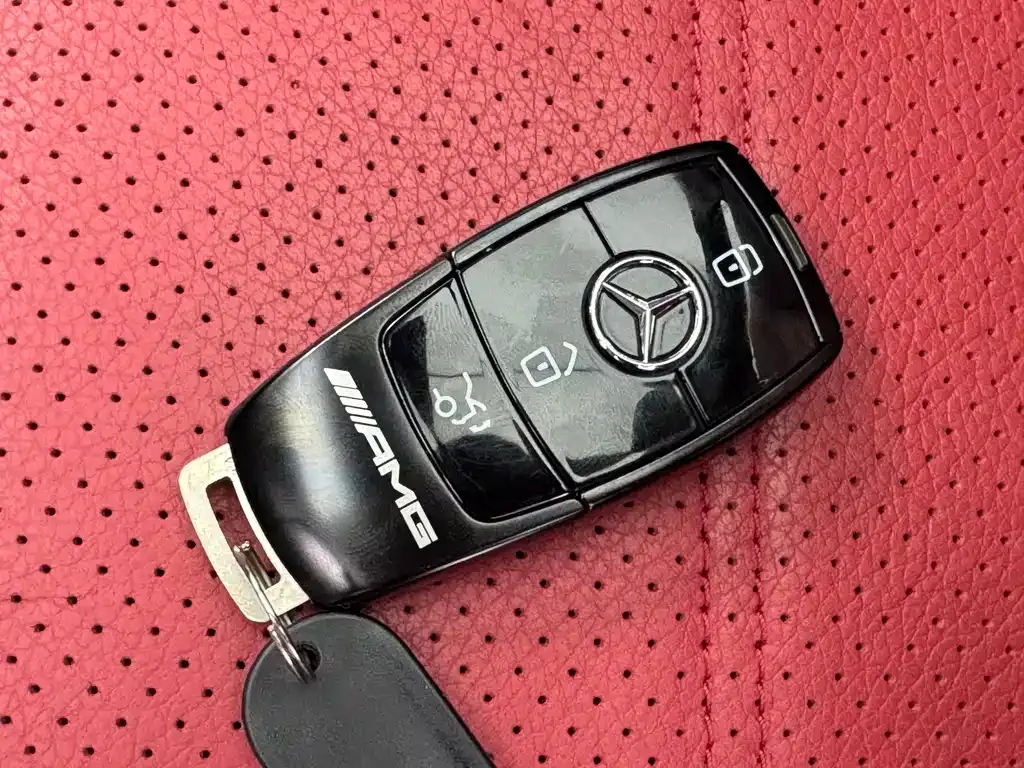 Mercedes-Benz GLB AMG — фото 10