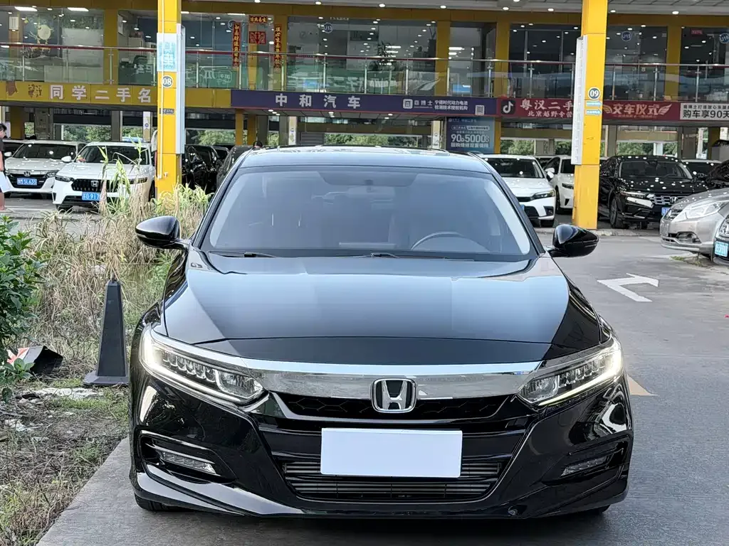 Honda Accord — фото 9