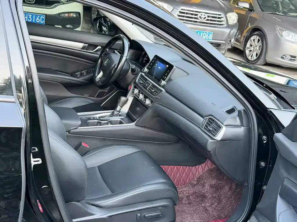 Honda Accord — фото 8