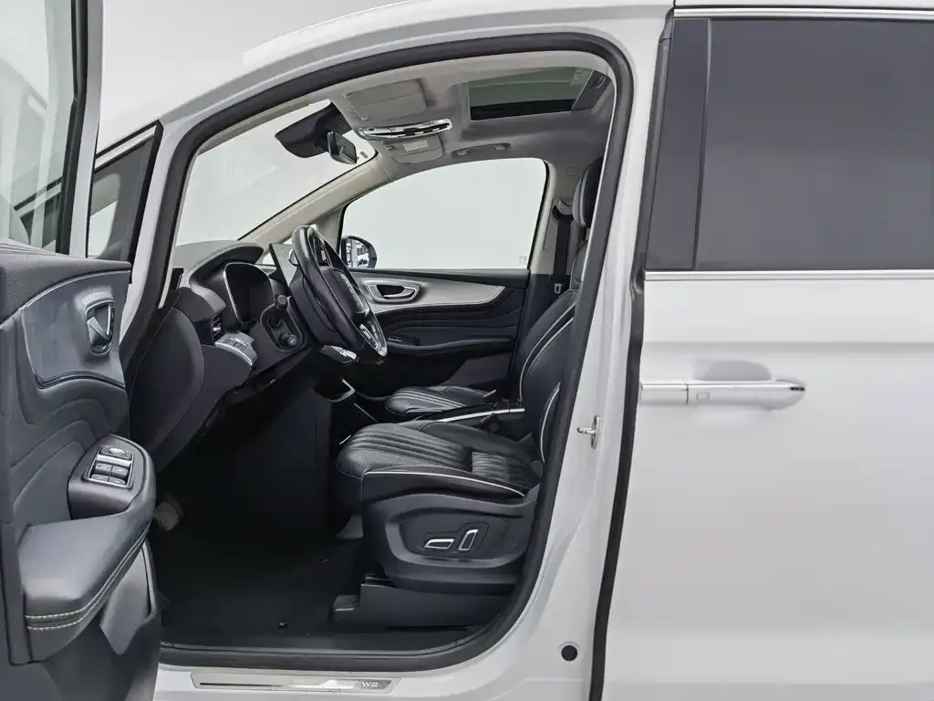Roewe iMAX8 — фото 6