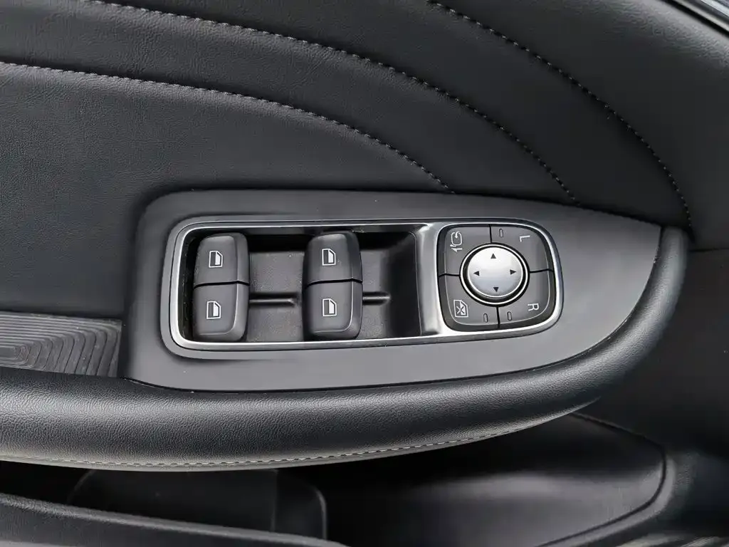 Roewe iMAX8 — фото 5