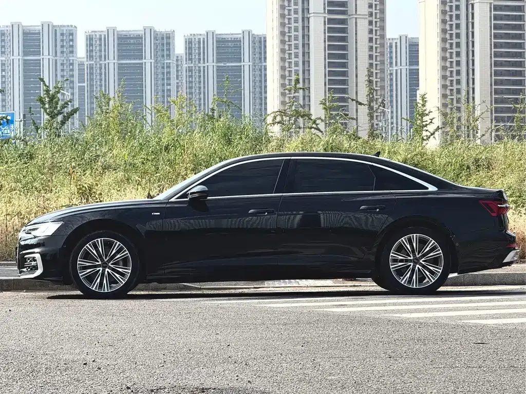Audi A6L — фото 8