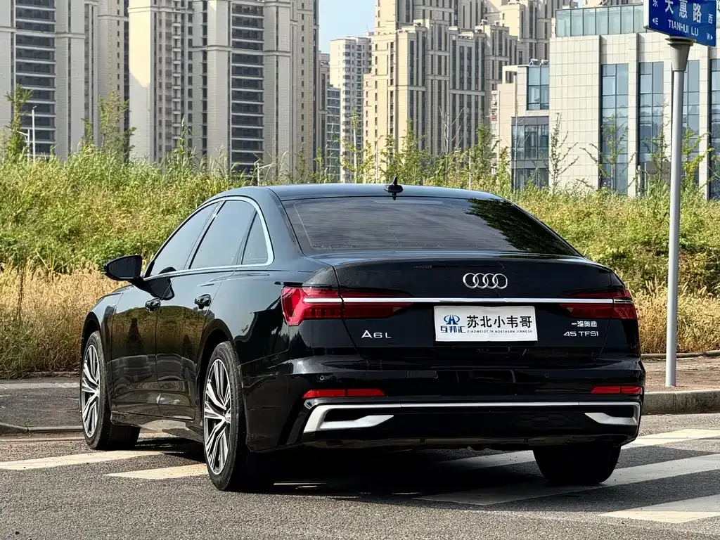 Audi A6L — фото 9