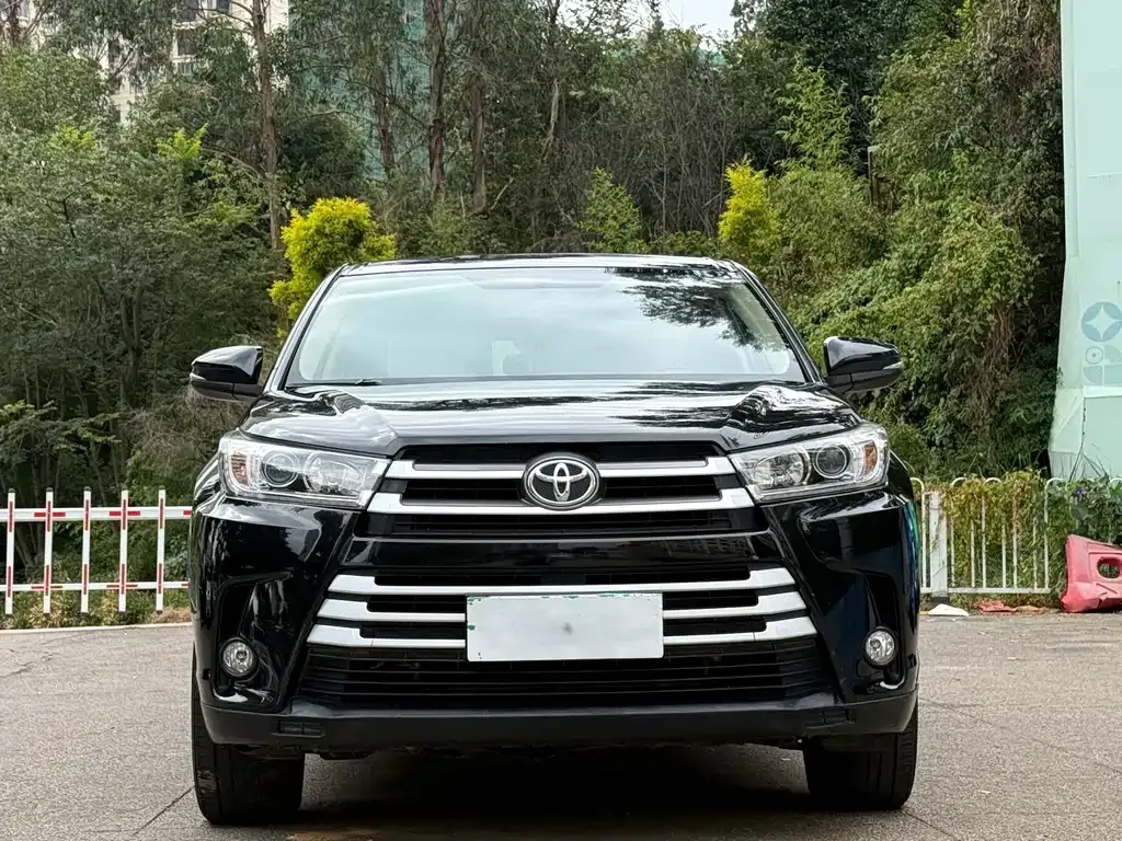 Toyota Highlander — фото 8