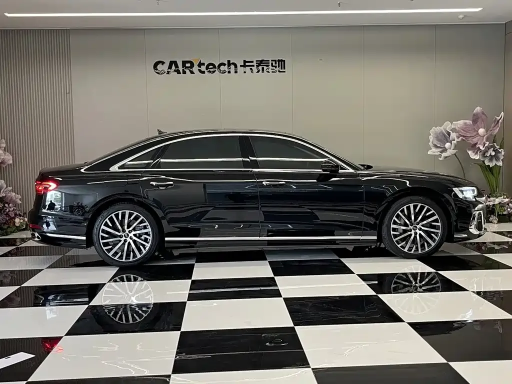 Audi A8 — фото 5