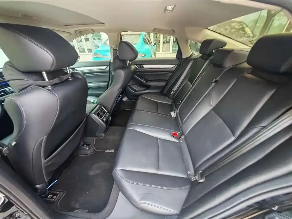 Honda Accord — фото 6