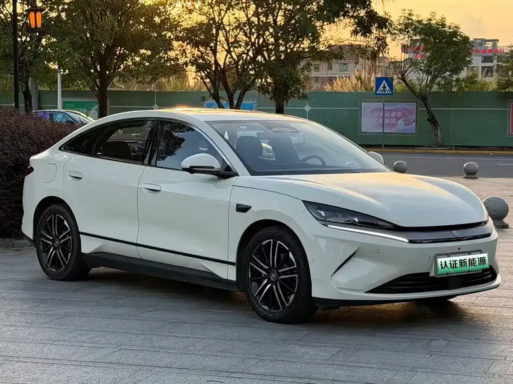 BYD Qin L — фото 9