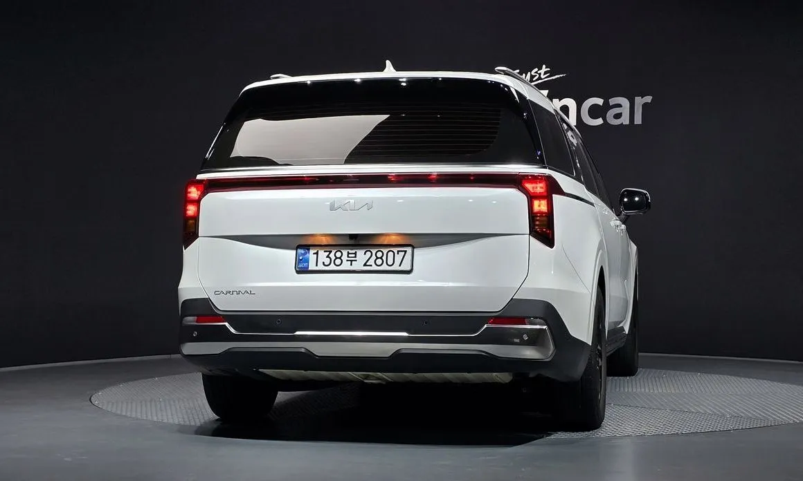 Kia Carnival — фото 10