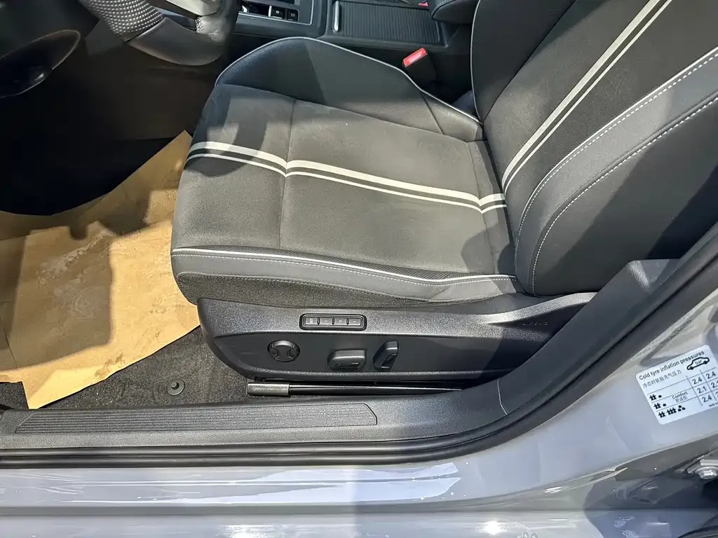 Volkswagen Golf — фото 4