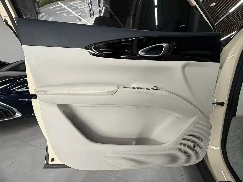Geely Starburst — фото 4