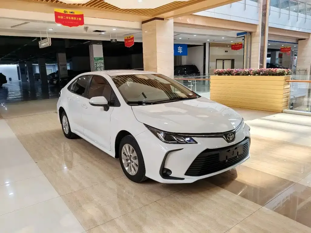 Toyota Corolla — фото 6