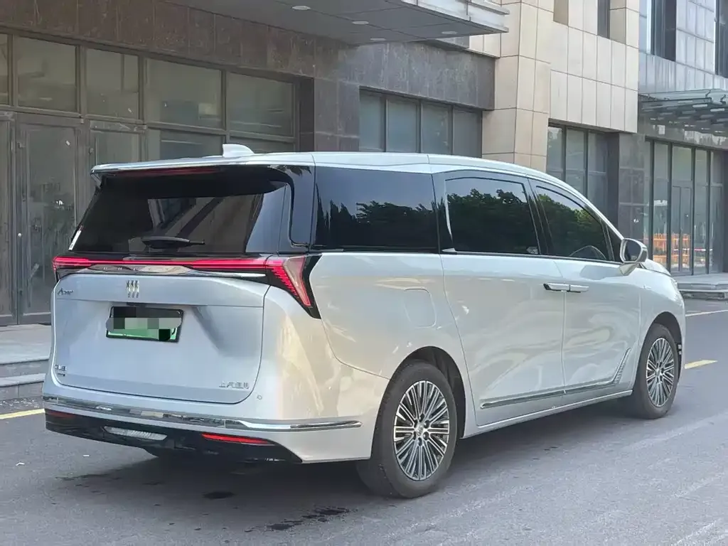 Buick GL8 Hybrid — фото 2