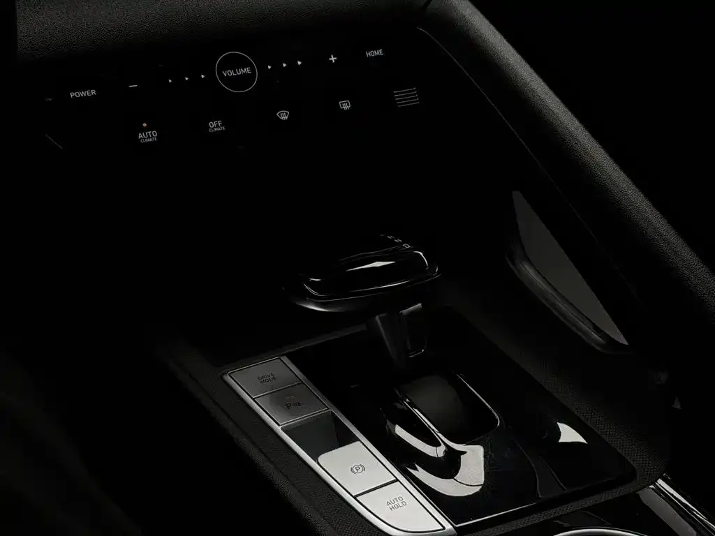 Hyundai Elantra — фото 7