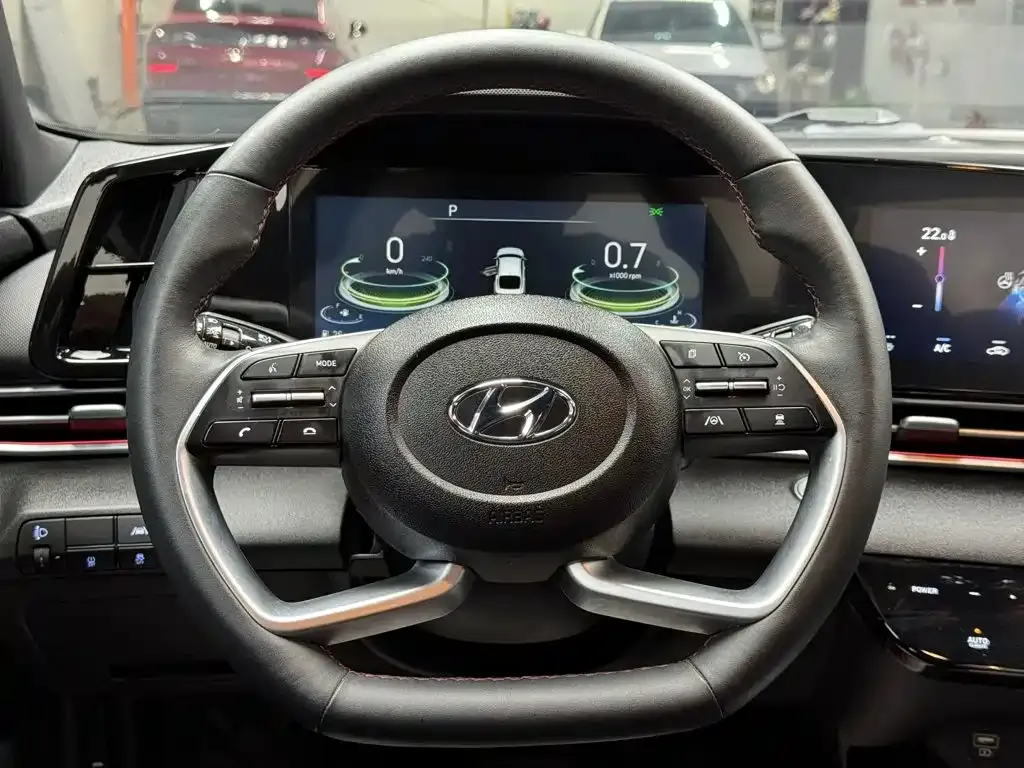 Hyundai Elantra — фото 8