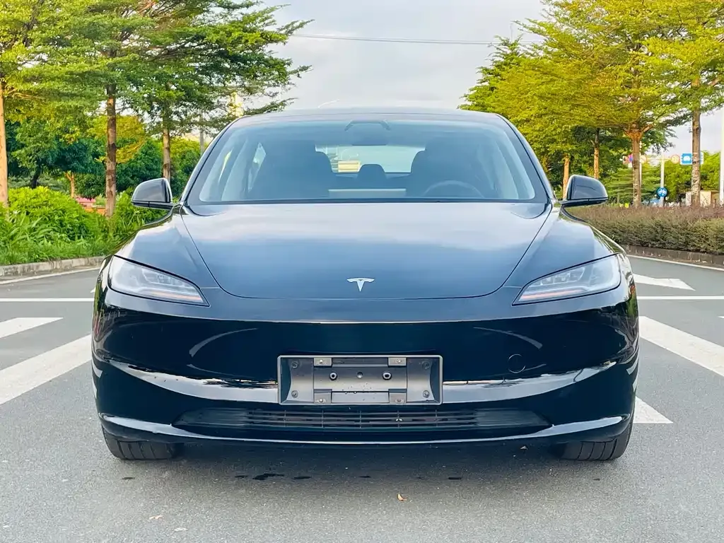 Tesla Model 3 — фото 8
