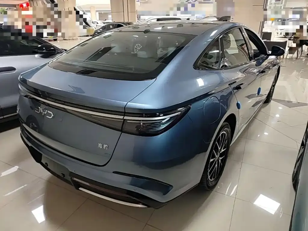 BYD Seal — фото 3