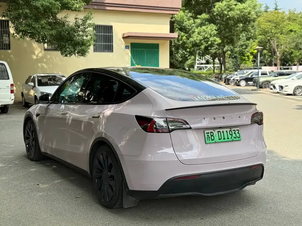 Tesla Model Y — фото 5