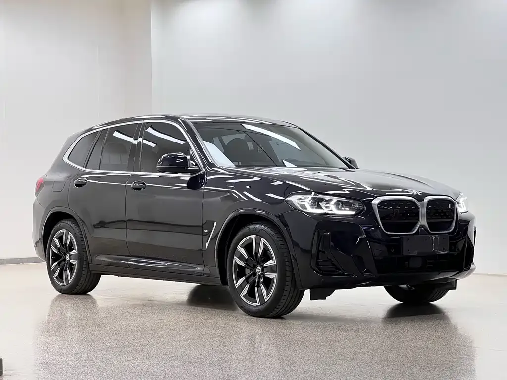 BMW iX3 — фото 3