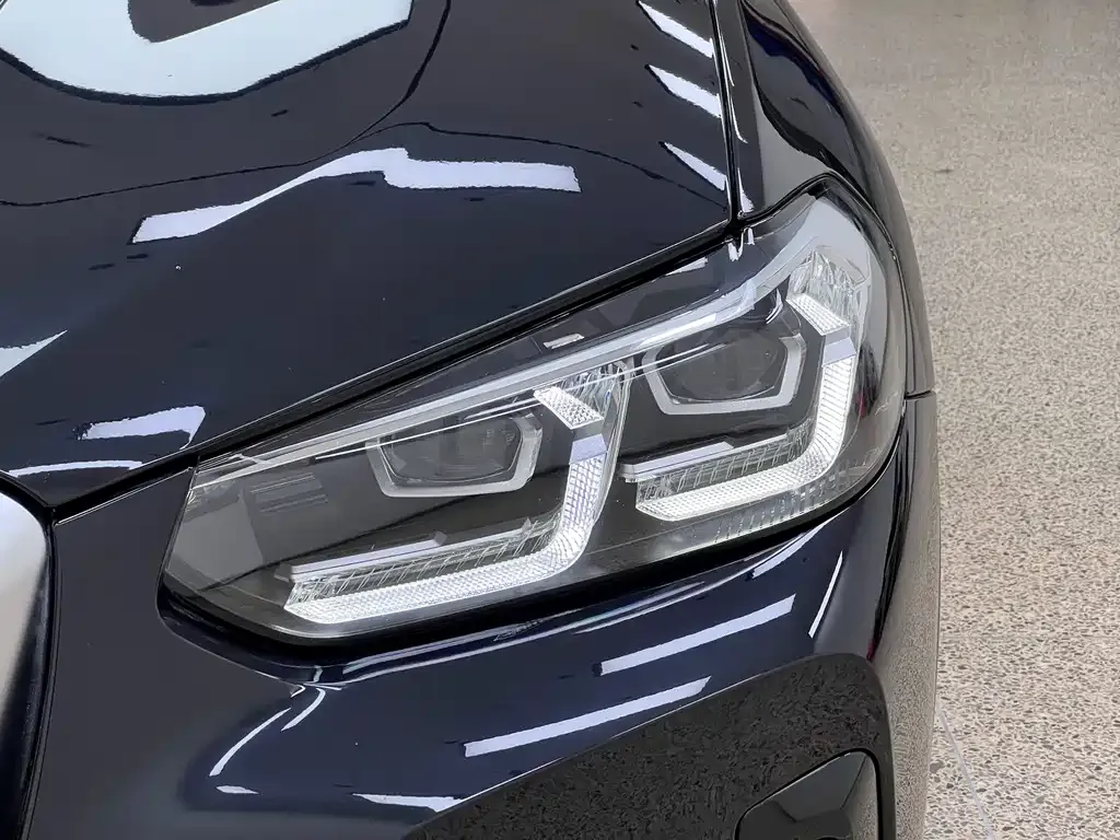 BMW iX3 — фото 10