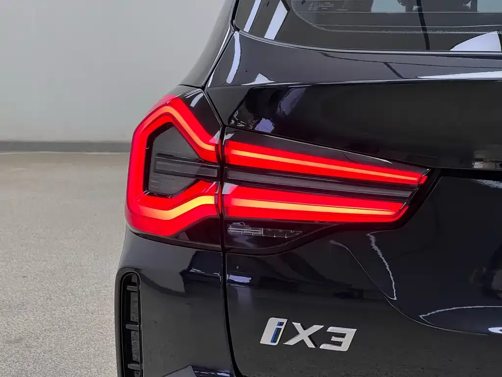 BMW iX3 — фото 2