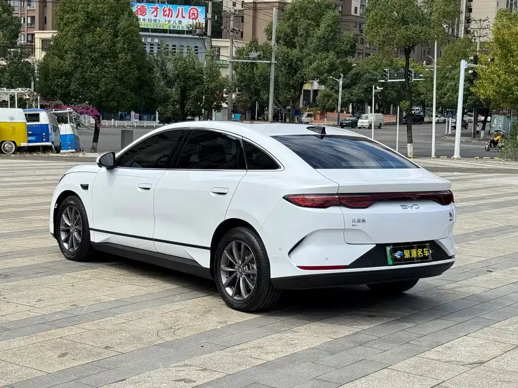 BYD Qin L — фото 9