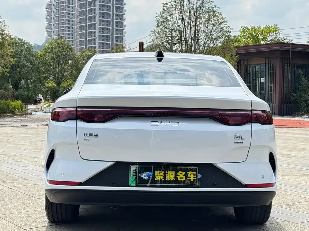 BYD Qin L — фото 6
