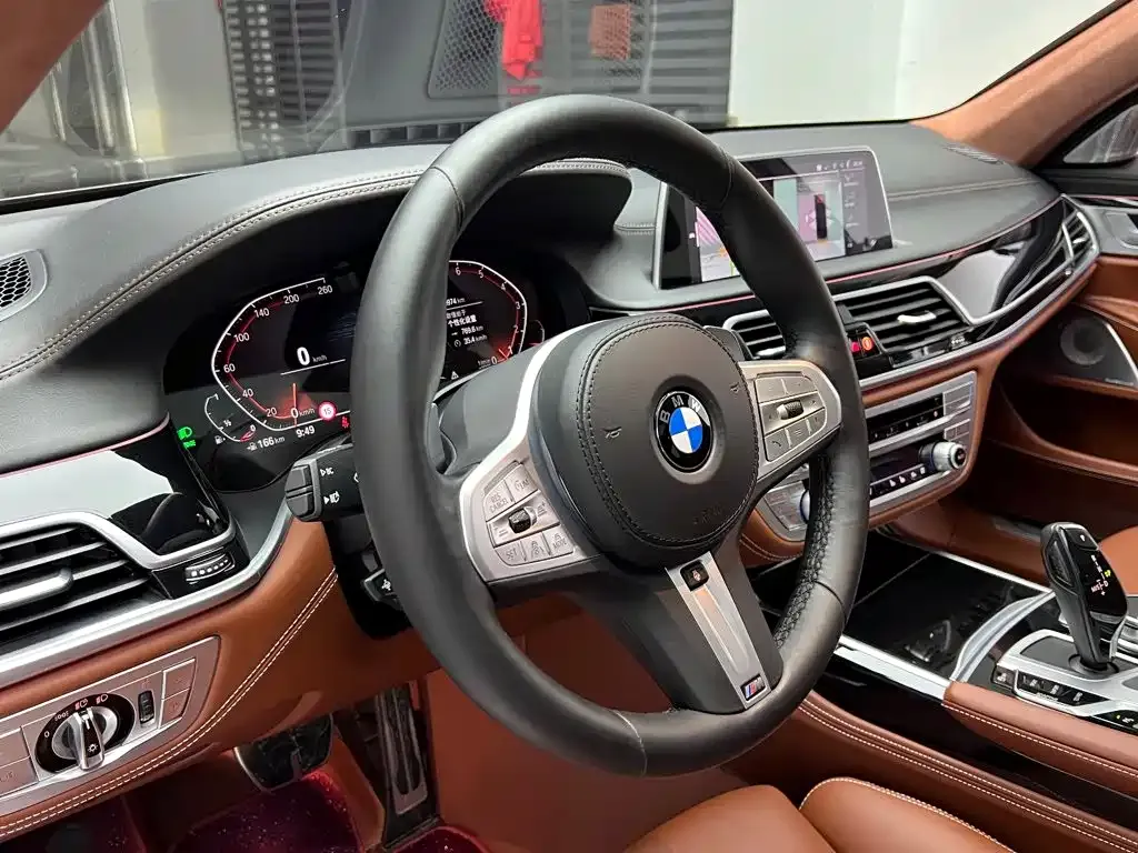 BMW 7 Series — фото 4