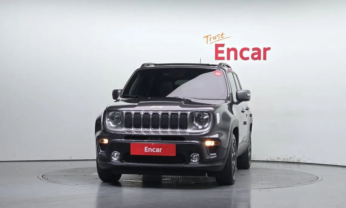 Jeep Renegade — фото 10