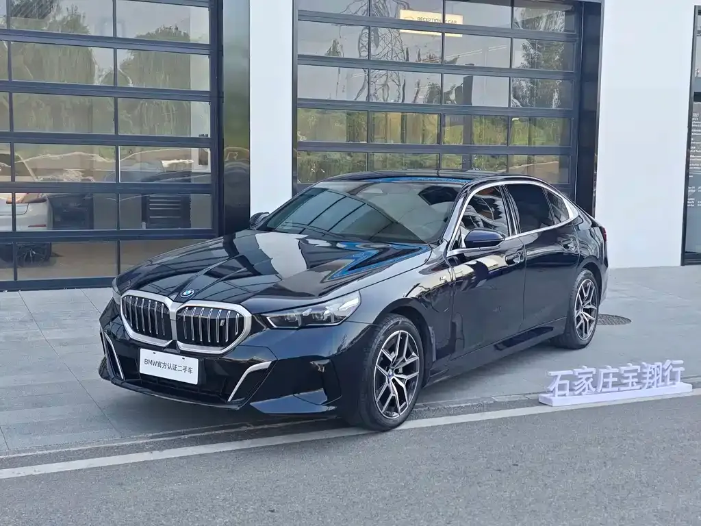 BMW i5 — фото 1