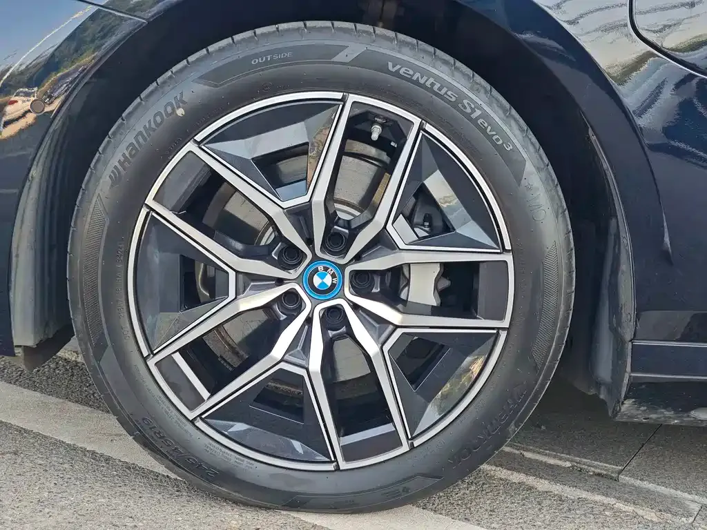 BMW i5 — фото 7