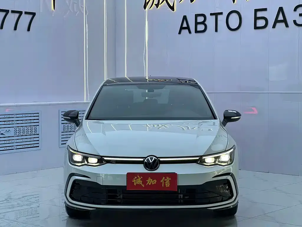 Volkswagen Golf — фото 10