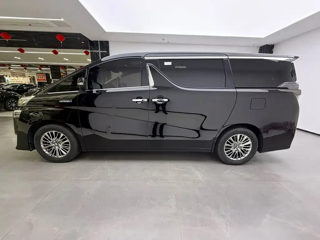 Toyota Vellfire — фото 5