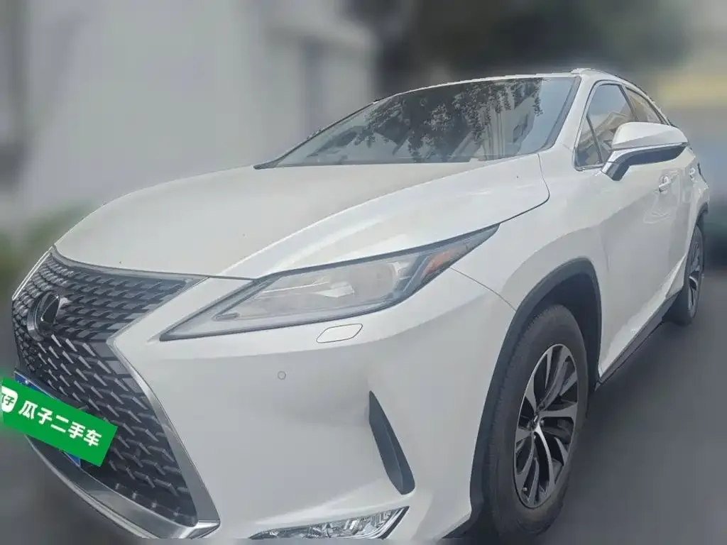 Lexus RX — фото 1