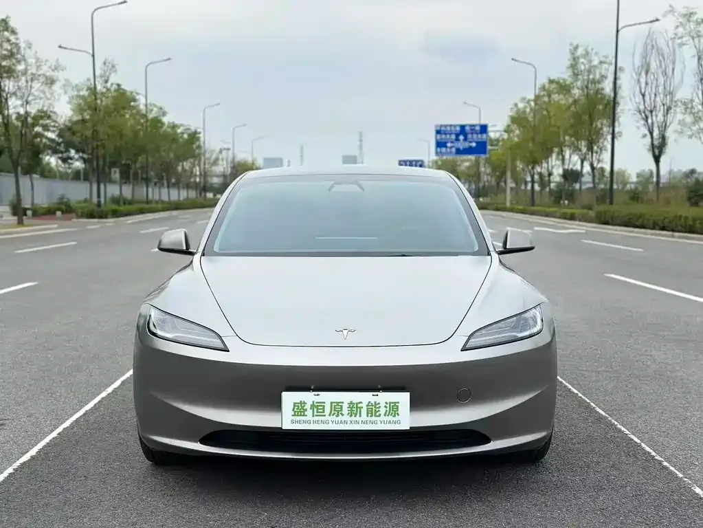 Tesla Model 3 — фото 9