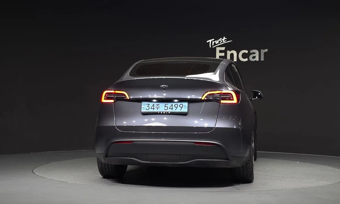 Tesla Model Y — фото 5