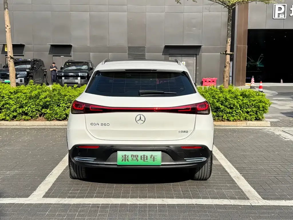 Mercedes-Benz EQA — фото 10