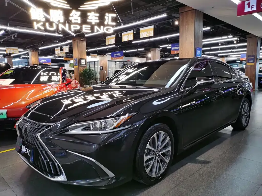 Lexus ES — фото 1