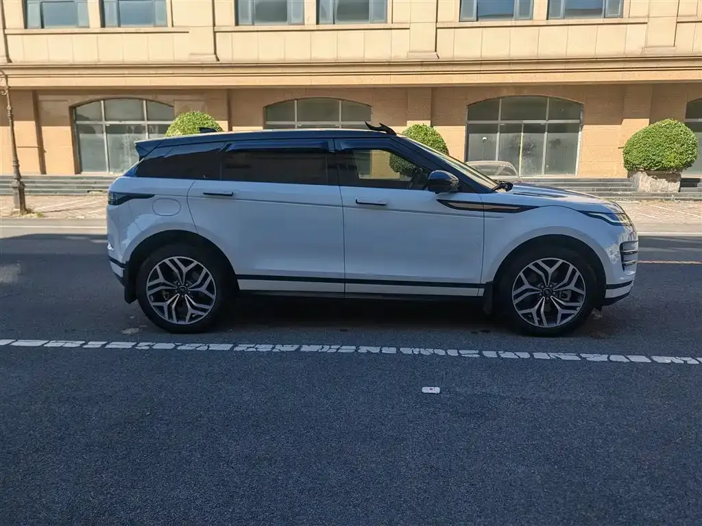 Land Rover Evoque PHEV — фото 9