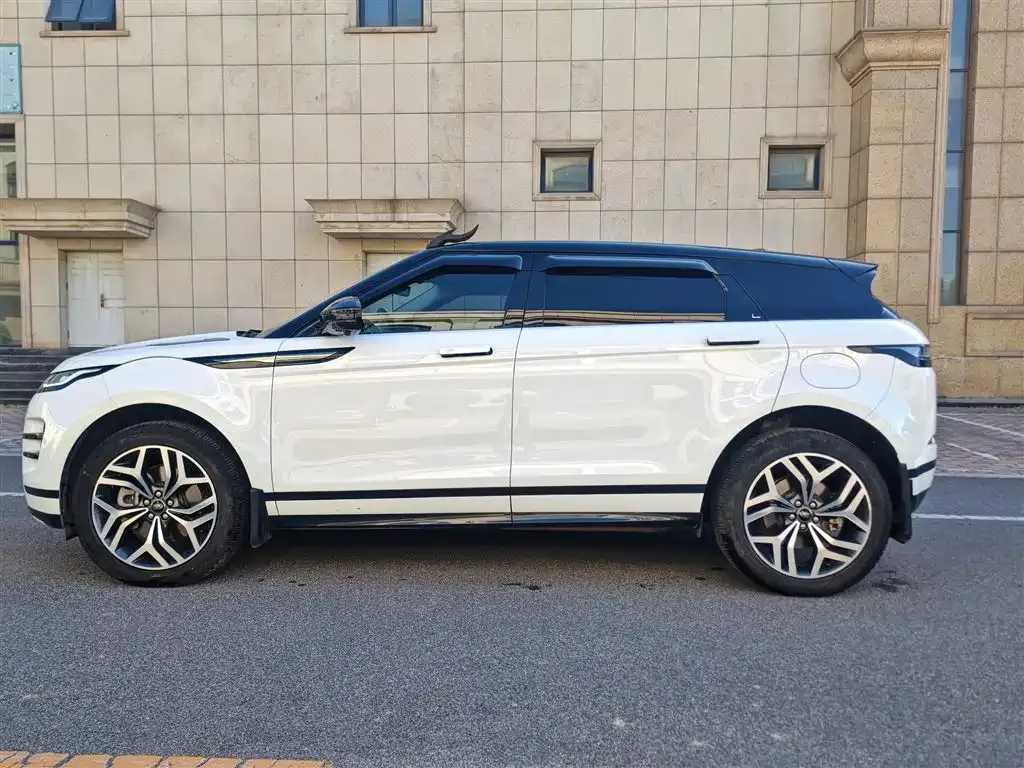Land Rover Evoque PHEV — фото 10