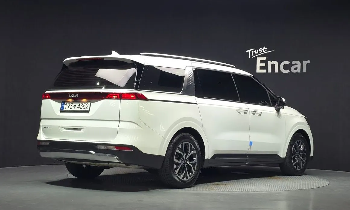 Kia Carnival — фото 10