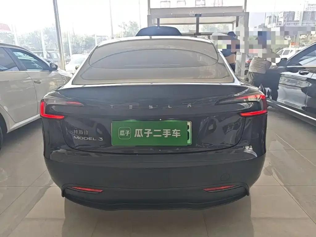 Tesla Model 3 — фото 3