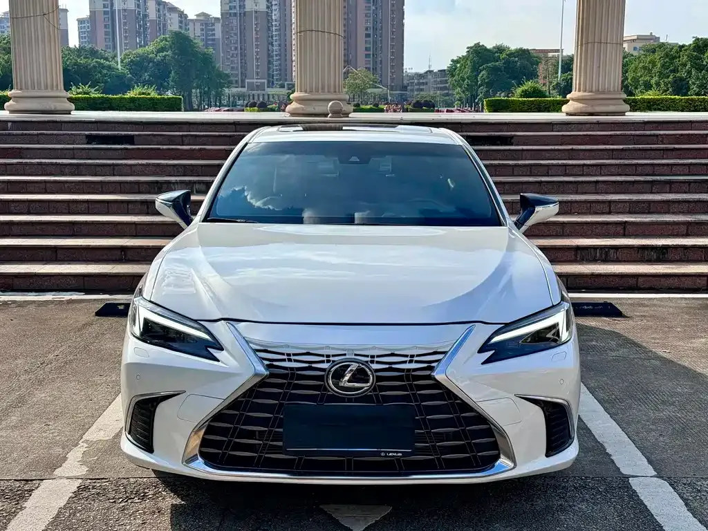 Lexus ES — фото 10