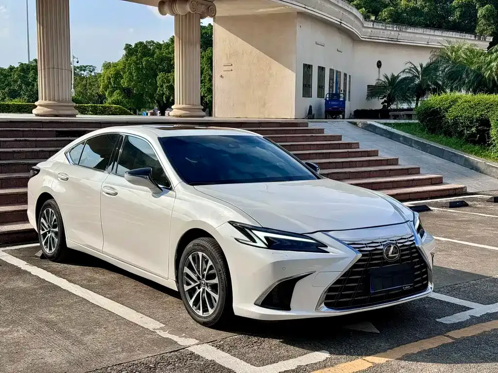 Lexus ES — фото 9